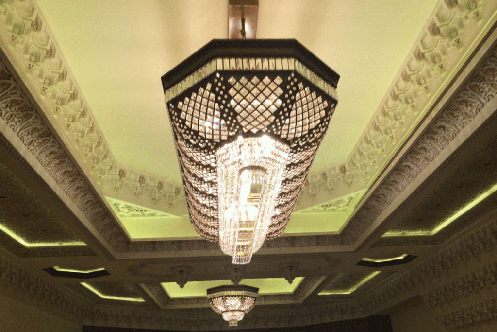 Luxury Chandelier Lighting Dubai - modern chandelier lights in Dubai